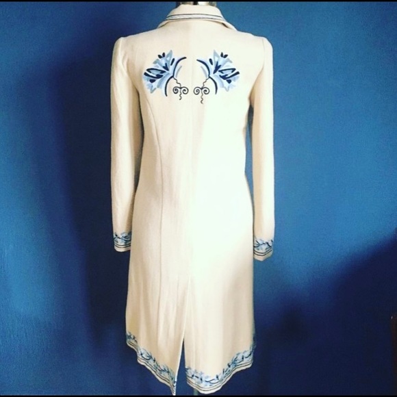 Pretty Vintage Wool Long Embroidered Coat🦋cream/blue🦋 Winter White🦋 - Picture 2 of 5